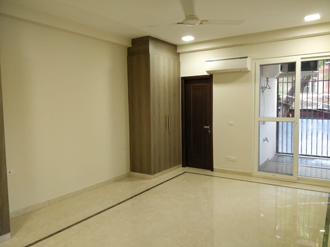 Builder Floor Available for Sale in Panchsheel Enclave